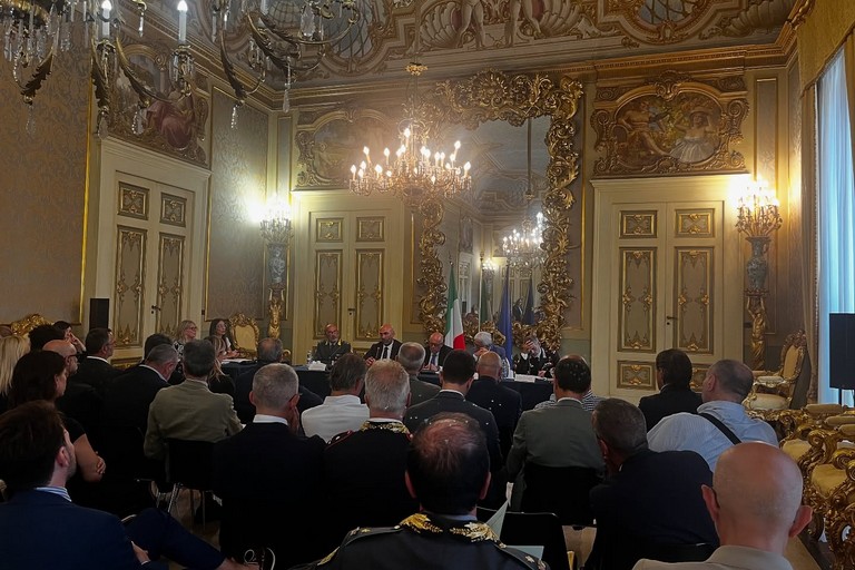 omitato per l’ordine e la sicurezza pubblica in Prefettura a Bari