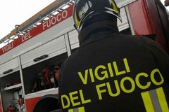 Incendio a Modugno, ordinanza del sindaco: "Limitare attività all'aperto"