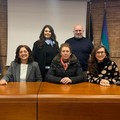 Distribuiti i contenitori per la raccolta differenziata nelle scuole di Modugno