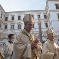 L'arcidiocesi di Bari-Bitonto ha ufficialmente un nuovo vescovo, passaggio di consegne in cattedrale