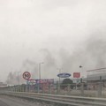 Incendio a Bari Santa Caterina, disagi per la viabilità anche a Modugno
