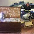 Modugno, sequestrati ad un 62enne salentino 58 kg di marijuana