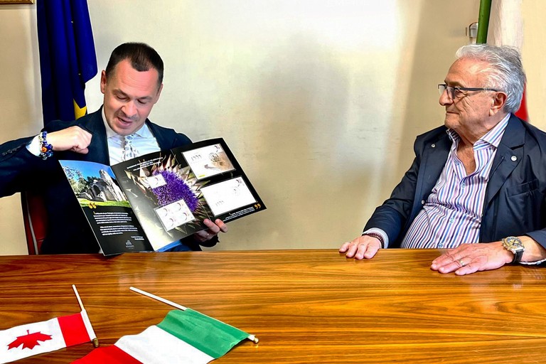 L'incontro tra il sindaco di Modugno e Joe Vitale