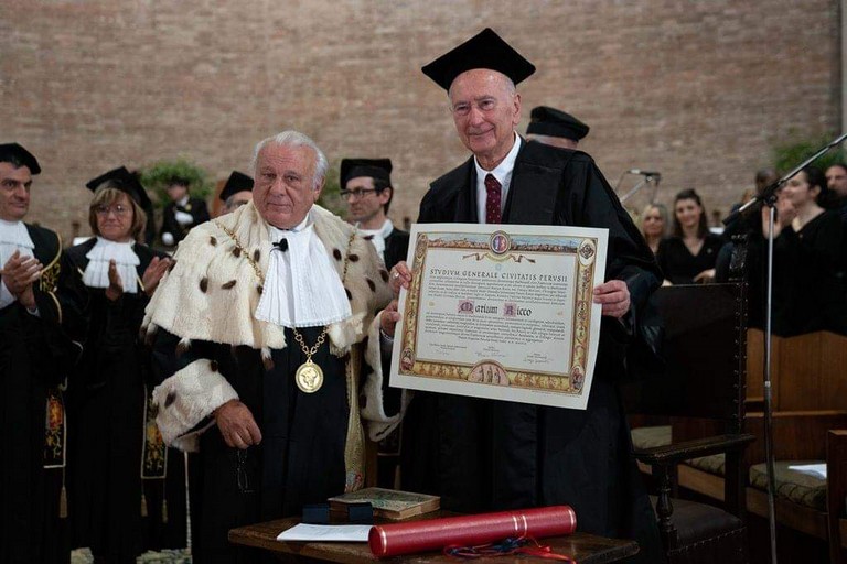 La laurea Honoris causa a Mario Ricco