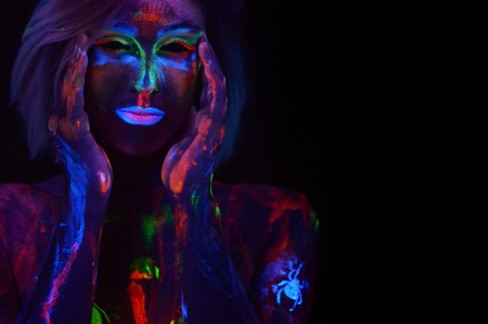 Body Painting fluo a Modugno con Alessandro Matassa