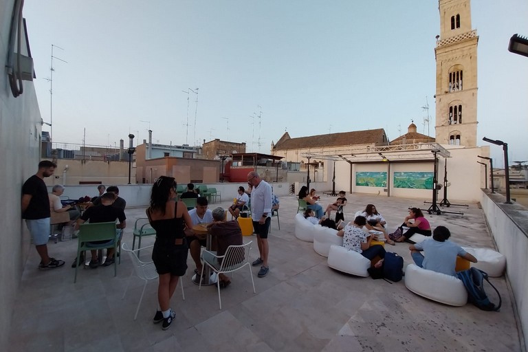 A Modugno l'Offline Party
